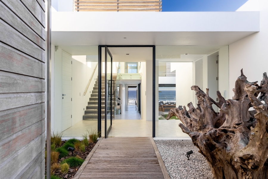 6 Bedroom Property for Sale in Yzerfontein Western Cape